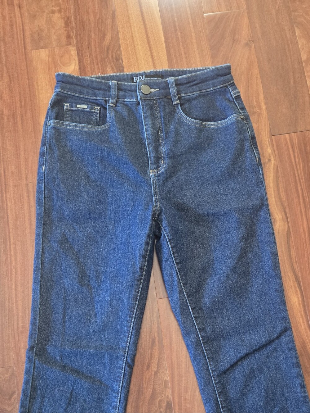 Straight Leg High-Rise Dark Blue Women’s Jeans